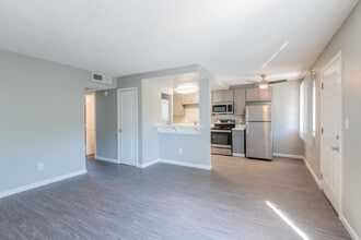 Vantage in Rancho Cordova, CA - Foto de edificio - Building Photo