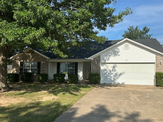 property at 25 Applewood Dr