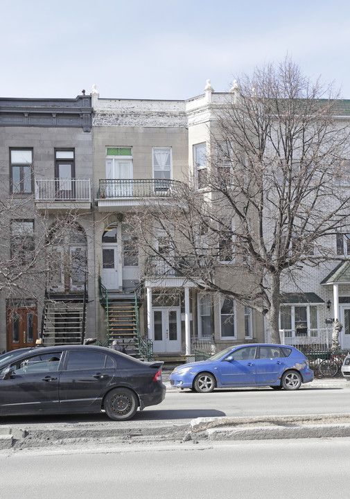 239-243 Saint-Joseph Boul O in Montréal, QC - Building Photo