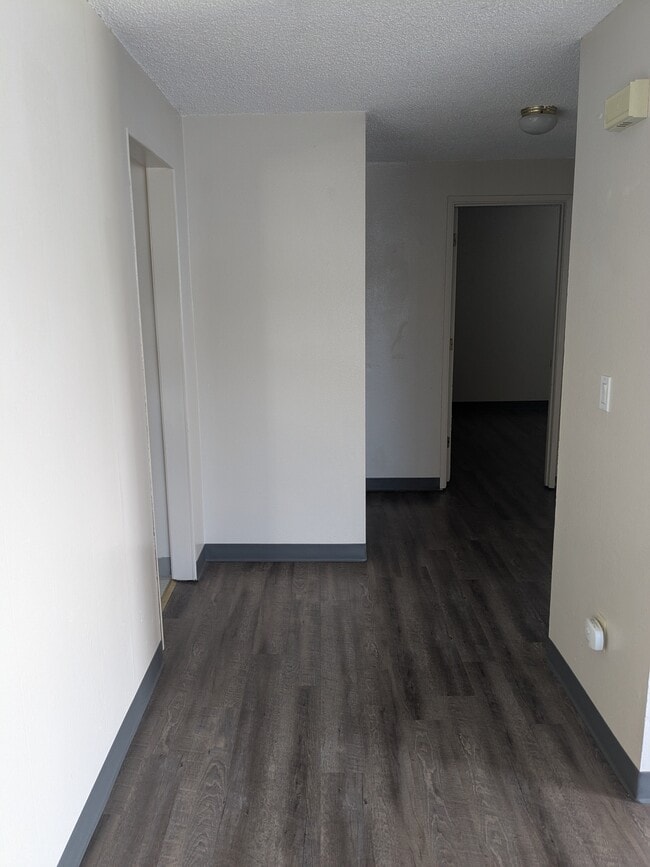 1427 Lakeview Ave, Unit 1427 in Klamath Falls, OR - Foto de edificio - Building Photo