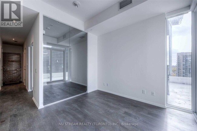 5-1615 Soudan Ave in Toronto, ON - Building Photo - Building Photo