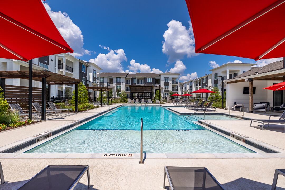 The Waters At Redstone in Crestview, FL - Building Photo