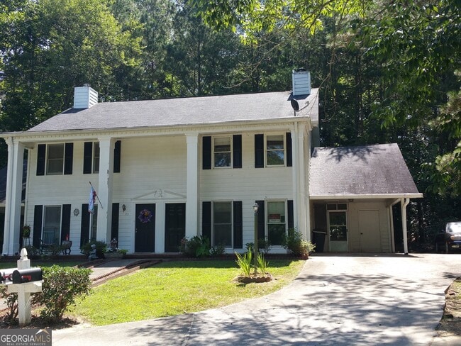 property at 112 Villas Ln
