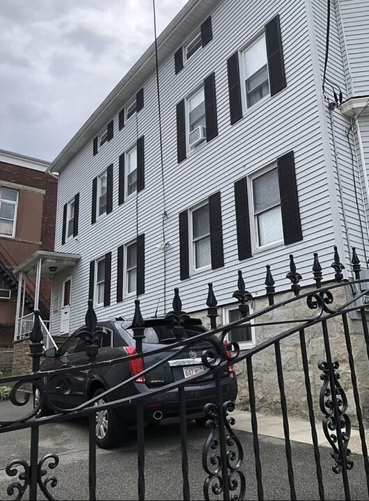 78 Grant St in Fall River, MA - Foto de edificio
