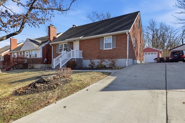 1246 Thurnridge Dr in Cincinnati, OH - Building Photo - Building Photo