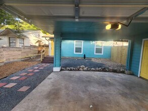 7812 Broadwick in San Antonio, TX - Building Photo - Building Photo