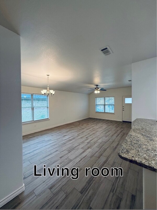 350 Arnold Dr in Belton, TX - Foto de edificio - Building Photo