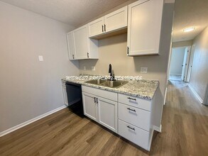 503 NE Austin St in Oak Grove, MO - Building Photo - Building Photo
