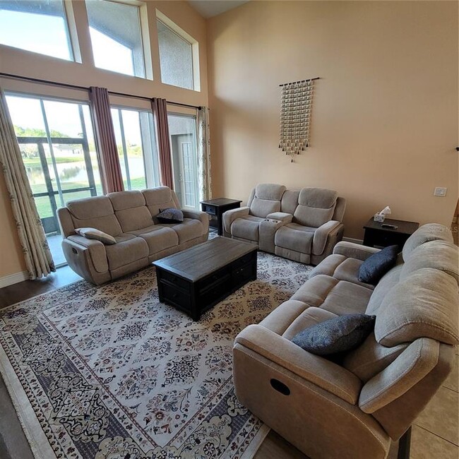 10850 Breaking Rocks Dr in Tampa, FL - Building Photo - Building Photo