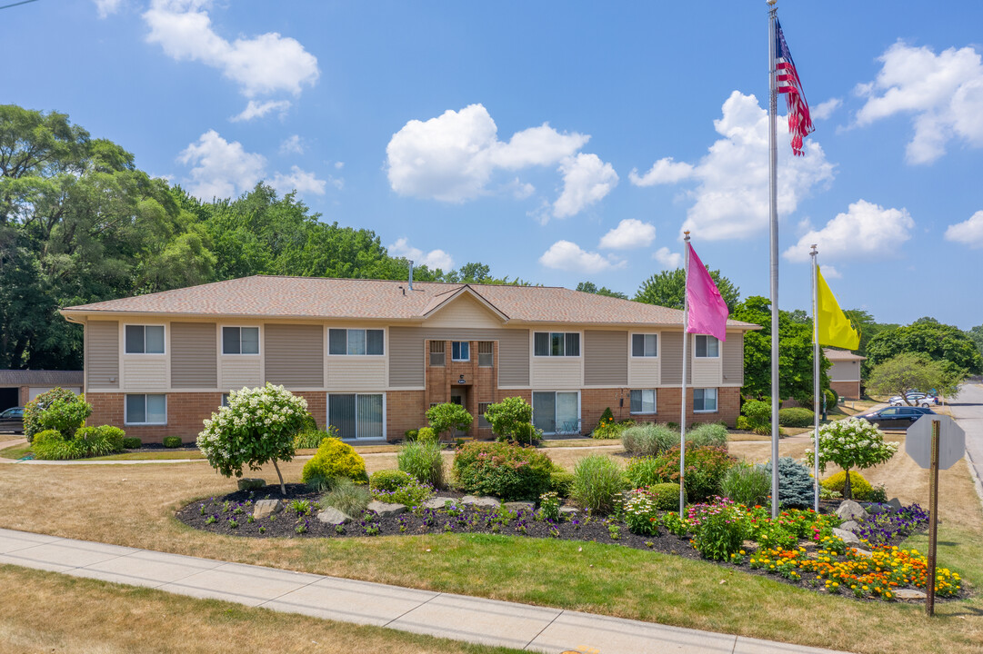 Great Northern Village in North Olmsted, OH - Building Photo