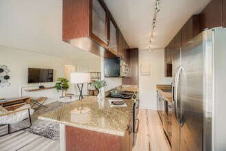 1105 Spring St, Unit 1206 in Seattle, WA - Building Photo - Building Photo