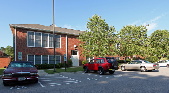 Courtyard Commons in Fuquay Varina, NC - Building Photo - Building Photo