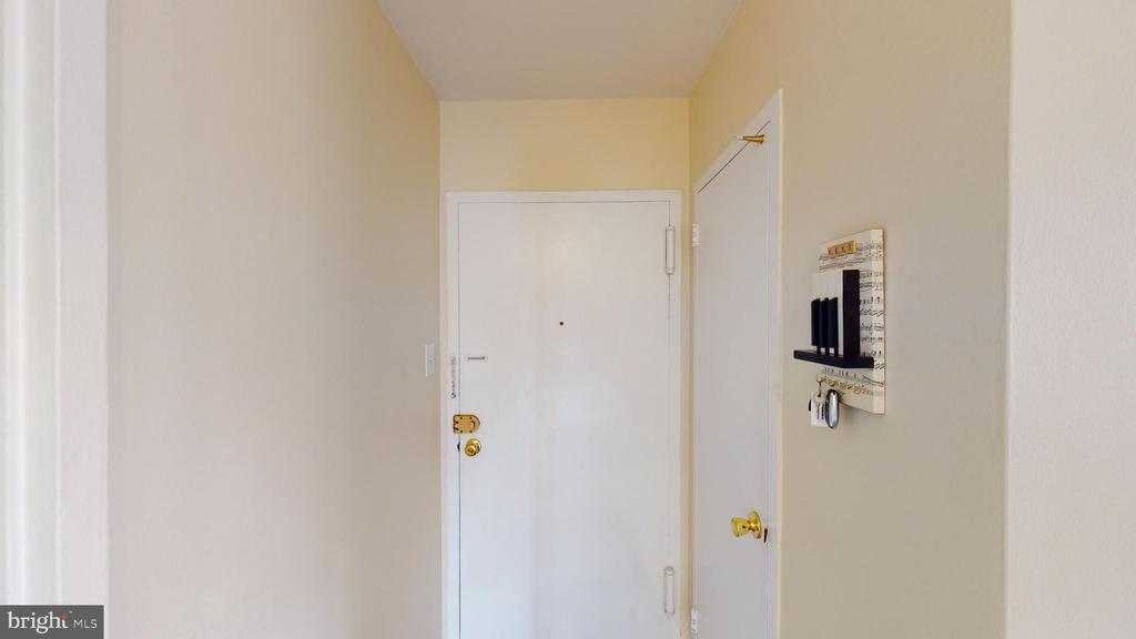 1111 Arlington Blvd in Arlington, VA - Building Photo