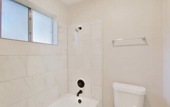 5909 Misty Meadow St in League City, TX - Building Photo - Building Photo