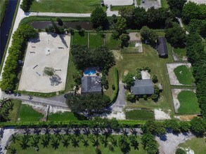 13409 60th St S in Wellington, FL - Building Photo - Building Photo