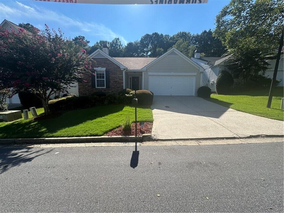 1025 Winthrope Chase Dr in Alpharetta, GA - Building Photo