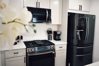 5558 River Heights Crossing SE in Marietta, GA - Building Photo - Building Photo