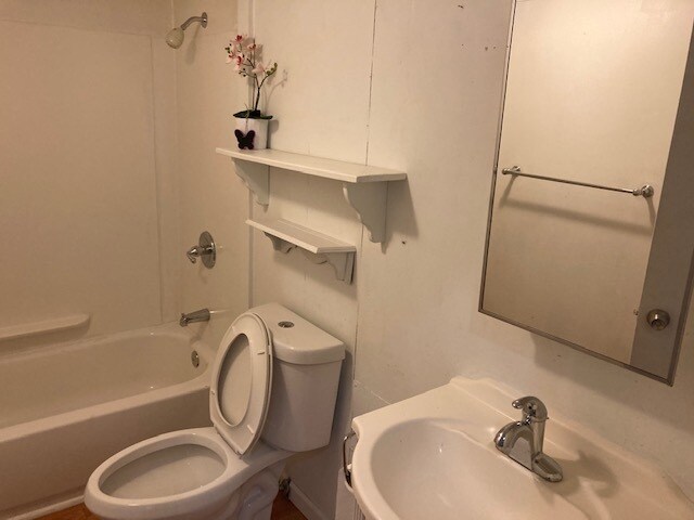 5530 S 129th St in Seattle, WA - Foto de edificio