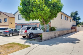 805 N Pasadena Ave in Azusa, CA - Building Photo - Building Photo