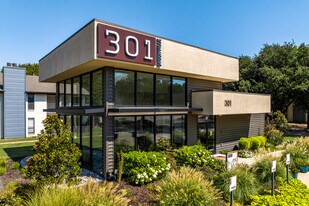 301 Greenville in Allen, TX - Building Photo