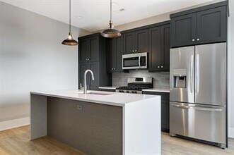 4646 N Damen Ave in Chicago, IL - Building Photo - Building Photo