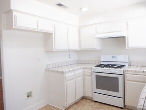 510 Las Colinas St in Tehachapi, CA - Building Photo - Building Photo