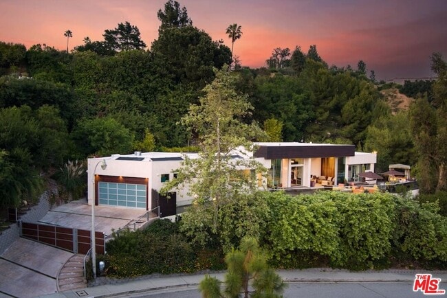2766 Ellison Dr in Beverly Hills, CA - Building Photo - Building Photo