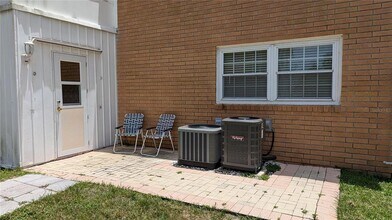 4158 Tamiami Trl-Unit -E1 in Port Charlotte, FL - Building Photo - Building Photo