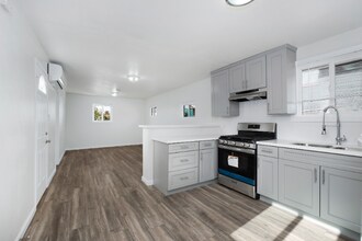 3087 Inez St in Los Angeles, CA - Building Photo - Building Photo
