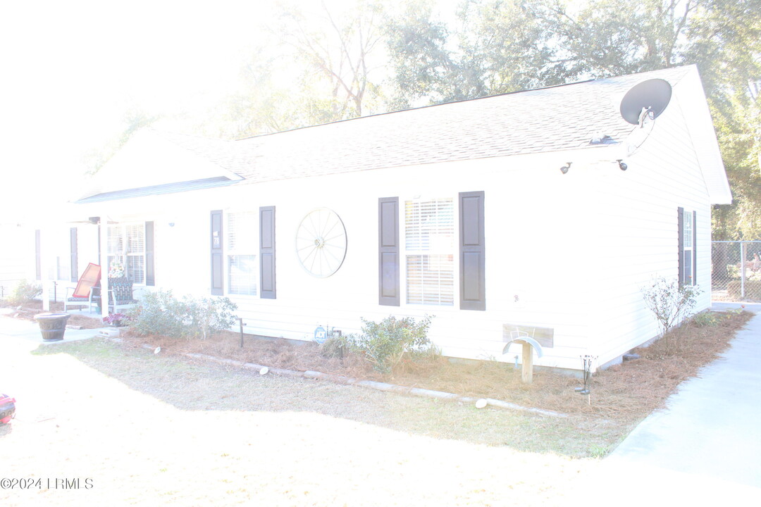 78 Pamela Ln in Varnville, SC - Building Photo