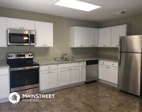 8047 Chestnut Cedar Dr in Converse, TX - Building Photo - Building Photo