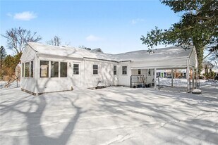 21 Raleigh Rd in Rochester, NY - Building Photo