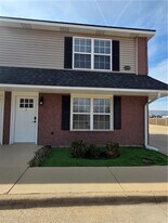 2400 SE Jayel Terrace in Bentonville, AR - Building Photo