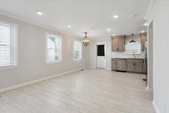 704 Homestead Ave in Hampton, VA - Building Photo - Building Photo