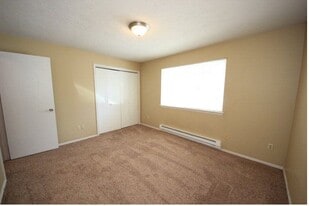 1090 E Cedar St, Unit Apt 3