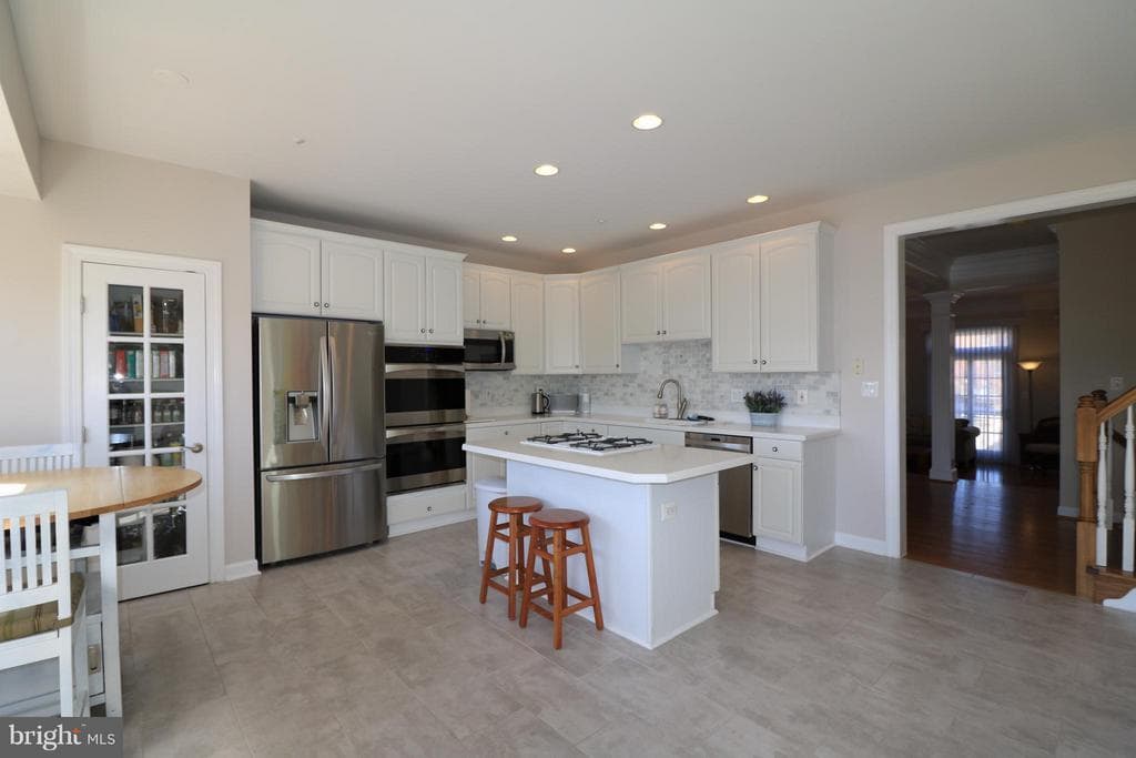 13539 Flowerfield Dr in Rockville, MD - Building Photo