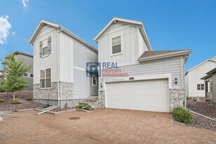 8396 Bijou Crk Ave in Littleton, CO - Building Photo