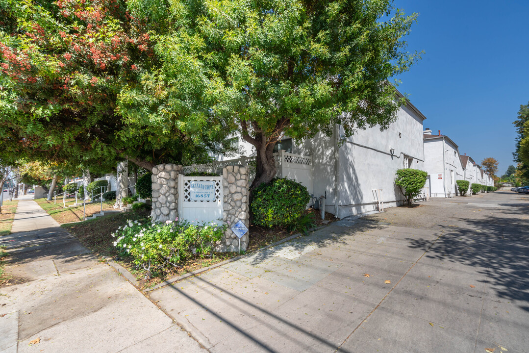 16857 San Fernando Mission Blvd in Granada Hills, CA - Building Photo