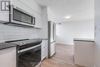120-120 Torresdale Ave in Toronto, ON - Building Photo - Building Photo