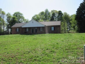 174 Glen-Gar Dr in Lincolnton, NC - Building Photo - Building Photo