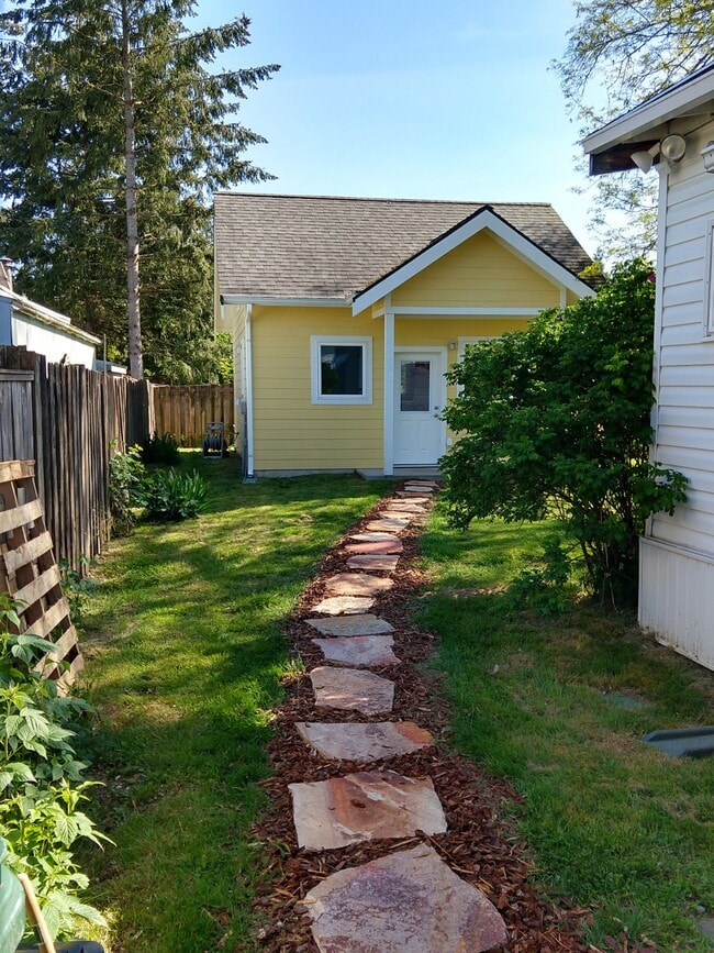 1609b NE 117th St in Seattle, WA - Building Photo - Building Photo