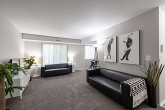 Club One of Auburn Hills in Pontiac, MI - Building Photo - Interior Photo