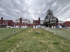 320 San Juan Dr in McKeesport, PA - Building Photo - Building Photo