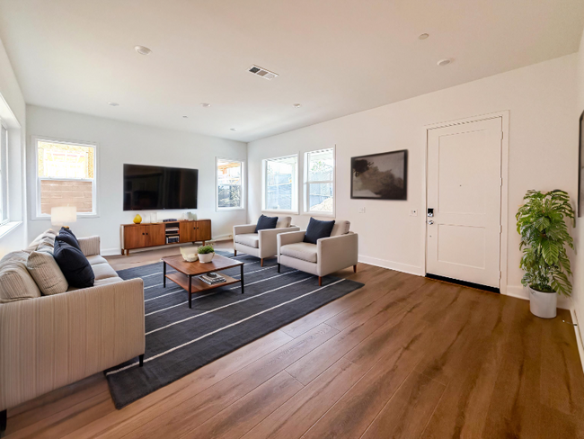 150 Billings in Irvine, CA - Building Photo - Building Photo