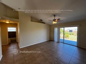 2133 SW Pruitt St in Port St. Lucie, FL - Foto de edificio - Building Photo