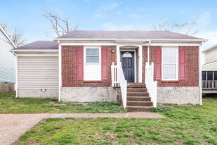 585 Heritage Ln in Nashville, TN - Building Photo