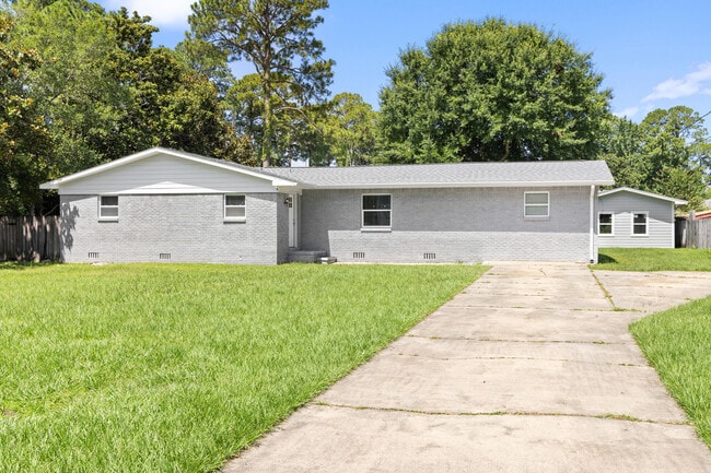 500 Maine Ave in Fort Walton Beach, FL - Building Photo - Building Photo