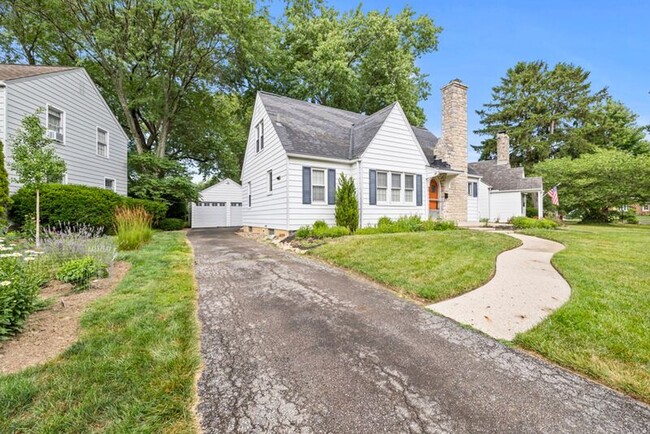 304 E Schreyer Pl in Columbus, OH - Building Photo - Building Photo