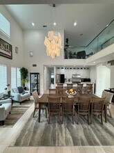 5241 Seabreeze Way in Oxnard, CA - Building Photo - Building Photo