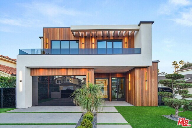 14822 Hesby St in Los Angeles, CA - Building Photo - Building Photo